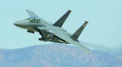 美国F-15E成功测试新型战术核弹 打击鹰威慑力大增